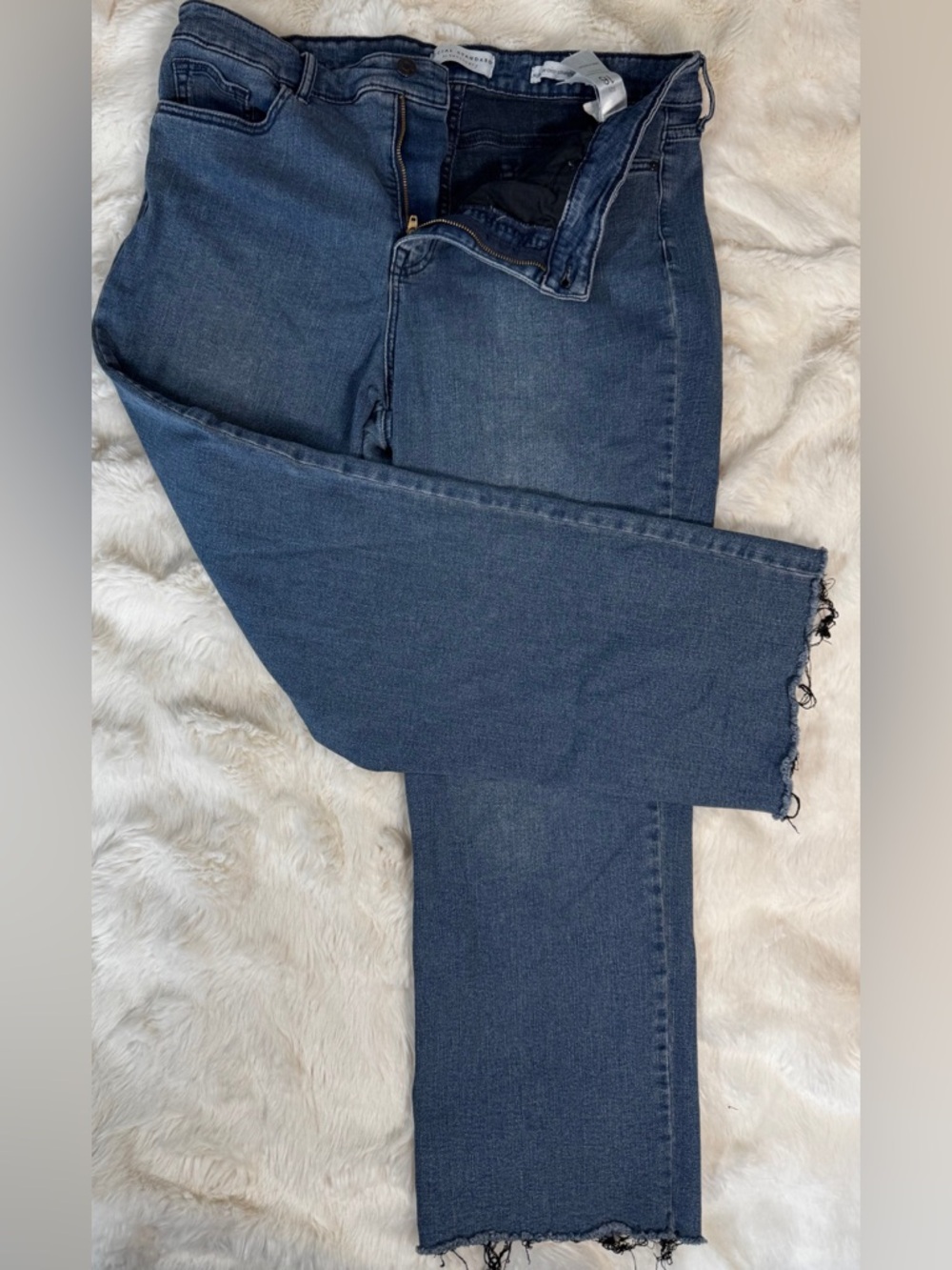 Women’s Straight-Leg Jeans in Dark Blue Denim